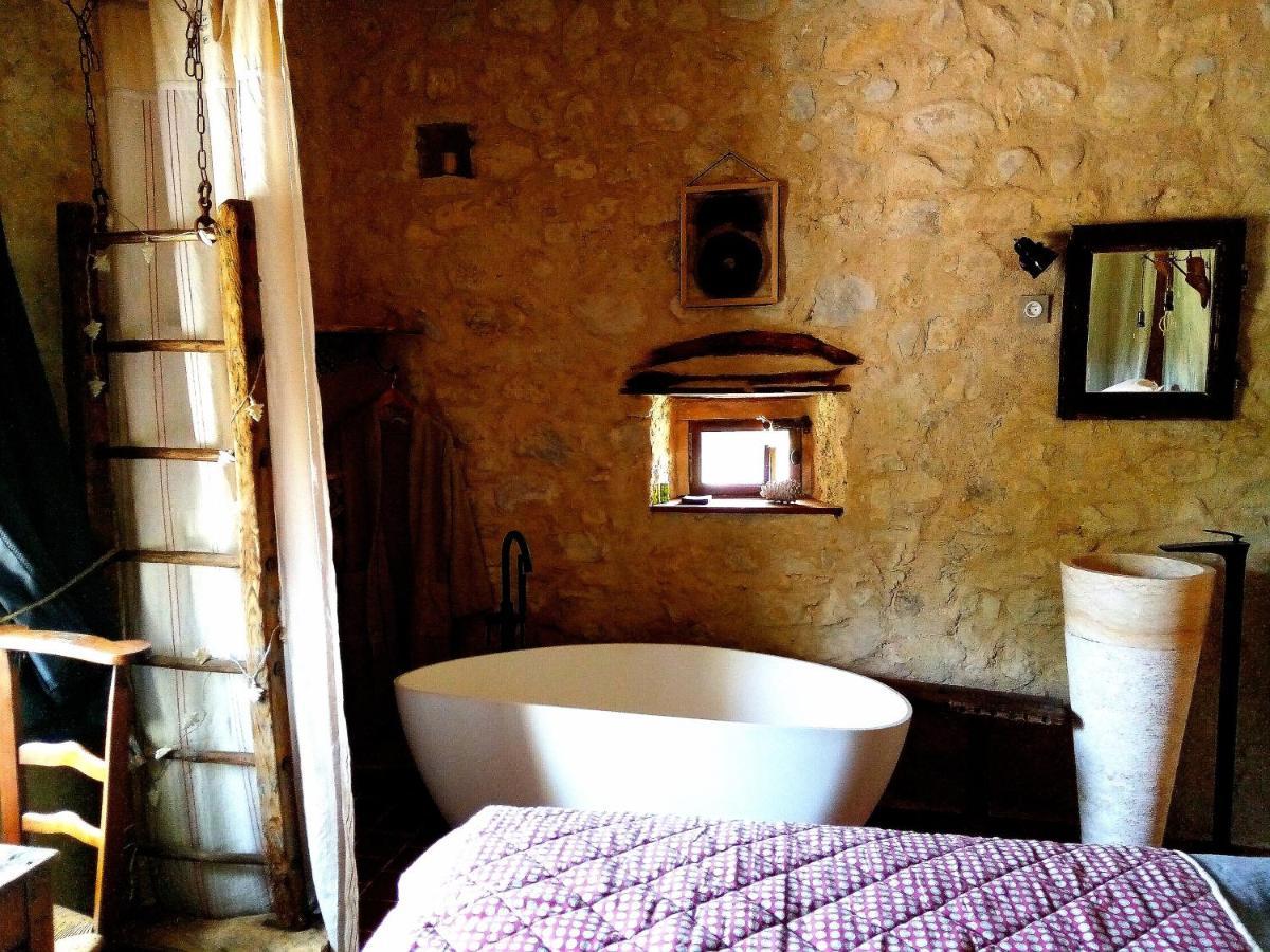 Maison D'Hotes Ainsi Soie T-Il Combovin Zewnętrze zdjęcie